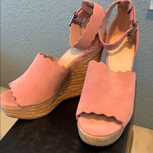 Wedge scalloped espadrilles